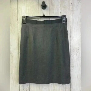 Ann Taylor LOFT Gray Skirt Size 4 Work/Career/Special occasion